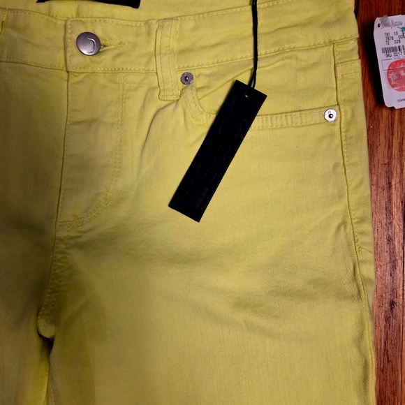 JOE'S JEANS - NEW W/TAGS BRIGHT RICH YELLOW STRETCH SKINNY (SIZE 28 10) - Picture 3 of 4